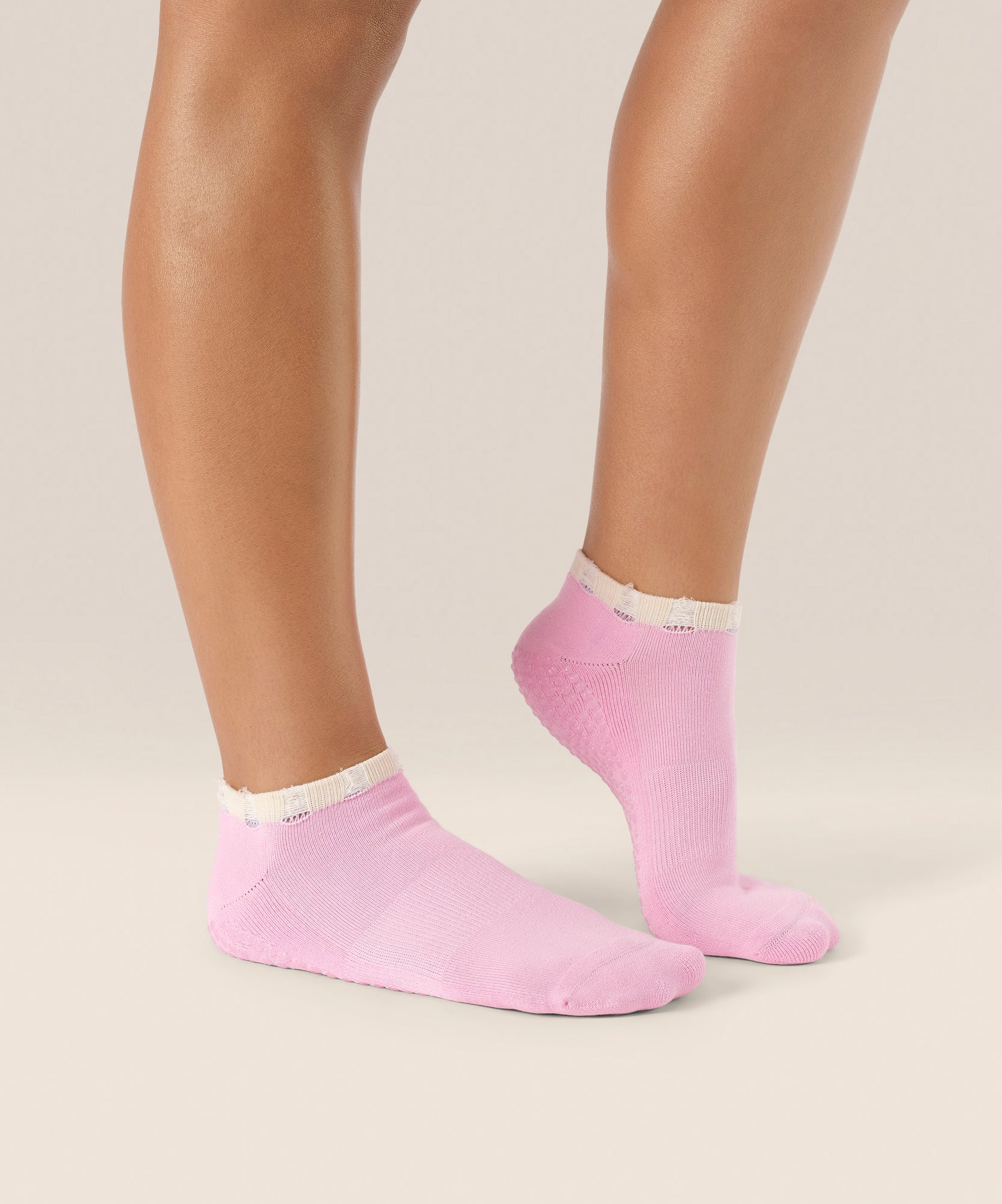 Classic Low Rise Grip Socks - Cool Pink