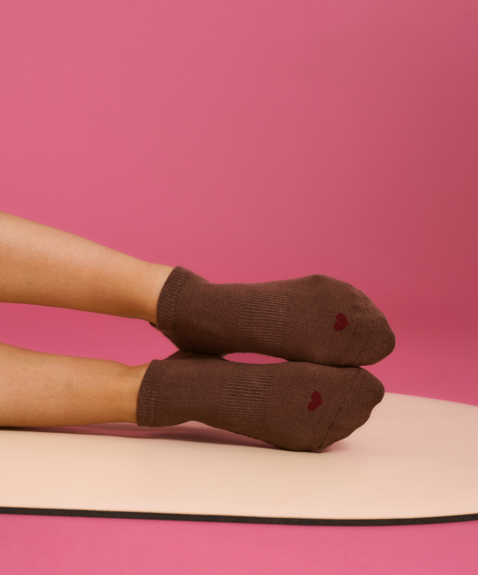 Classic Low Rise Grip Socks - Heartfelt