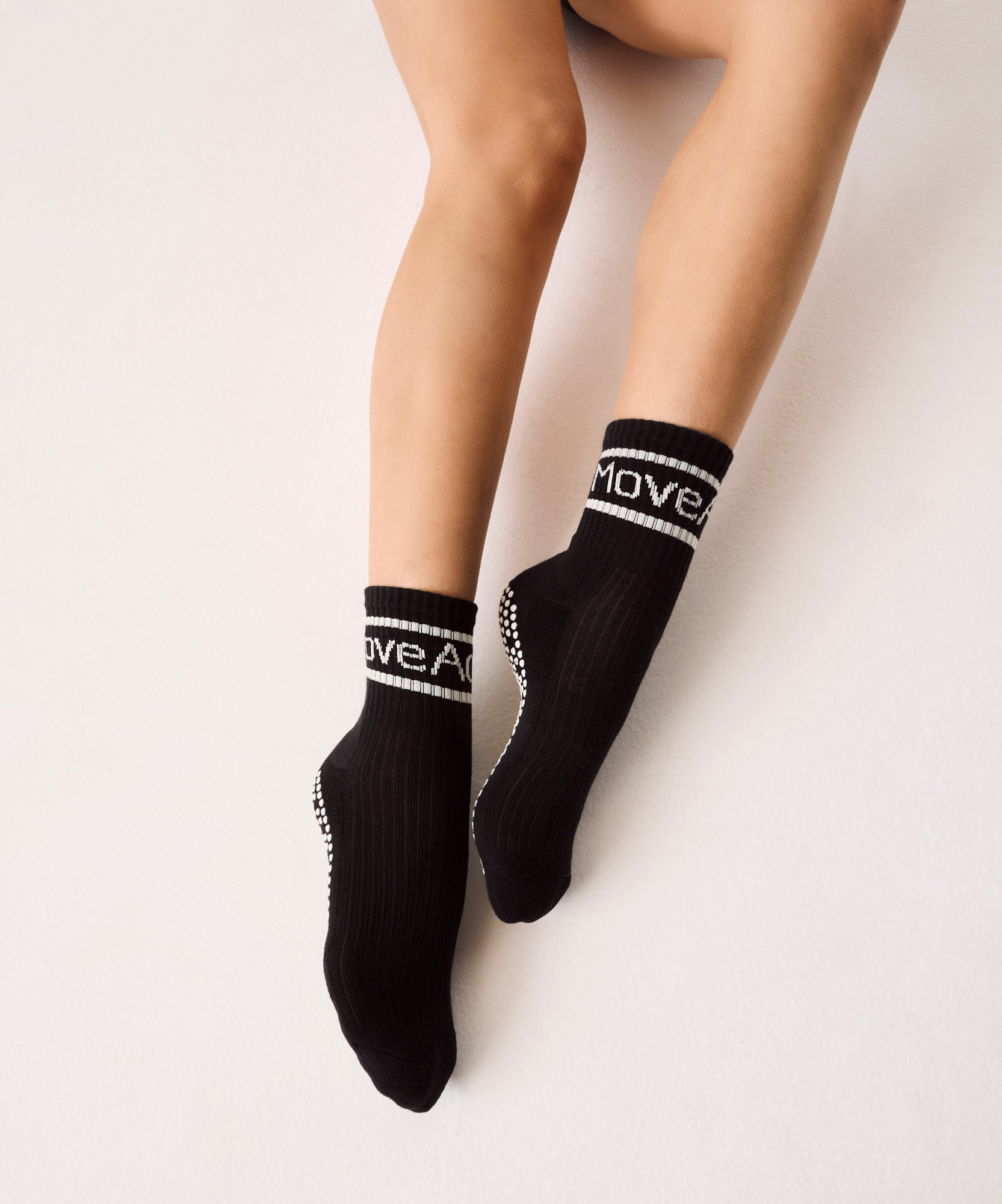 High-quality black non-slip grip socks for active movement