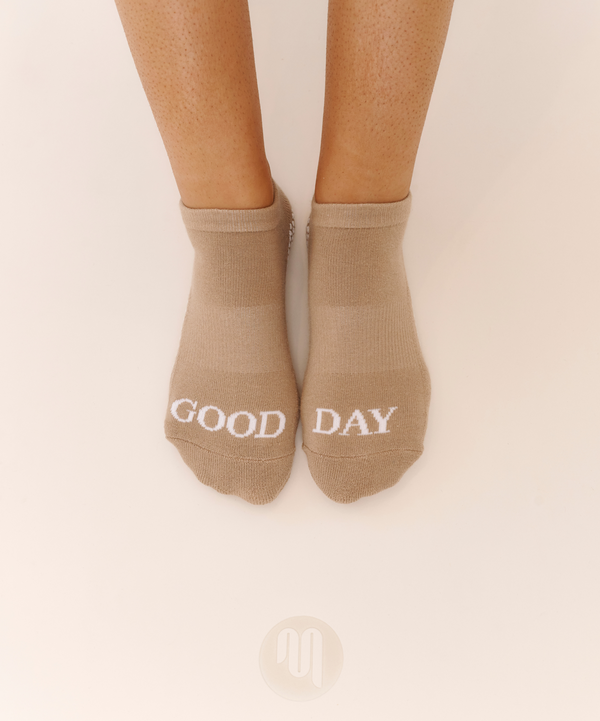 Classic Low Rise Grip Socks - Good Day Beige