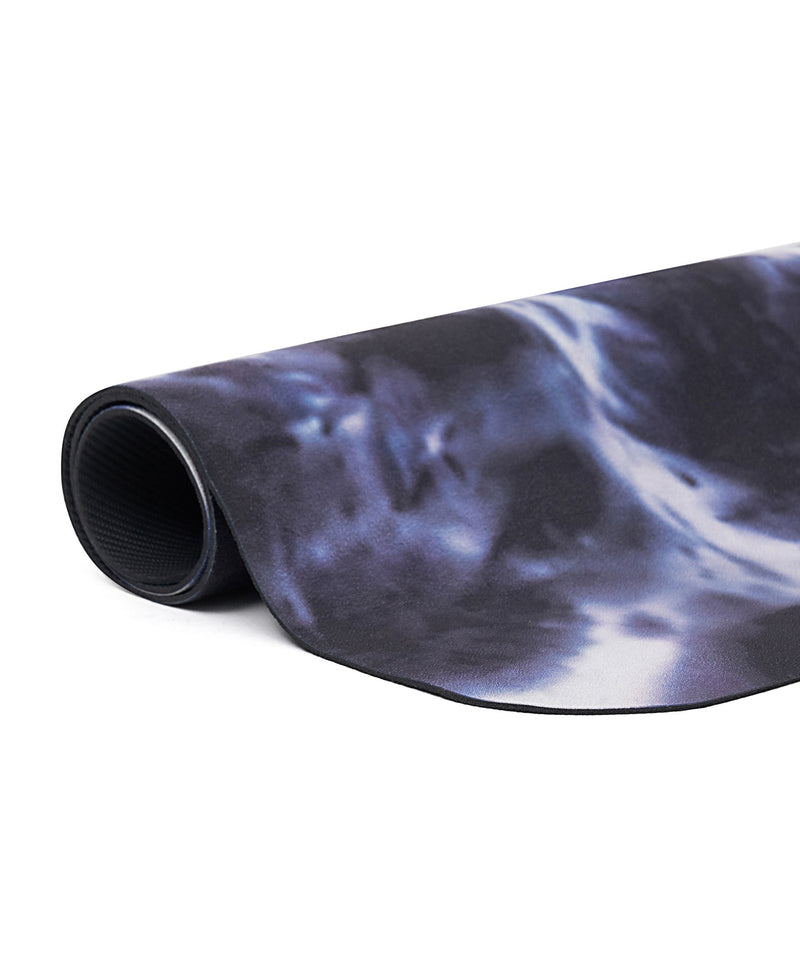 Thick and cushioned Microfibre Reformer Mat featuring beautiful Monochrome Tie-Dye print