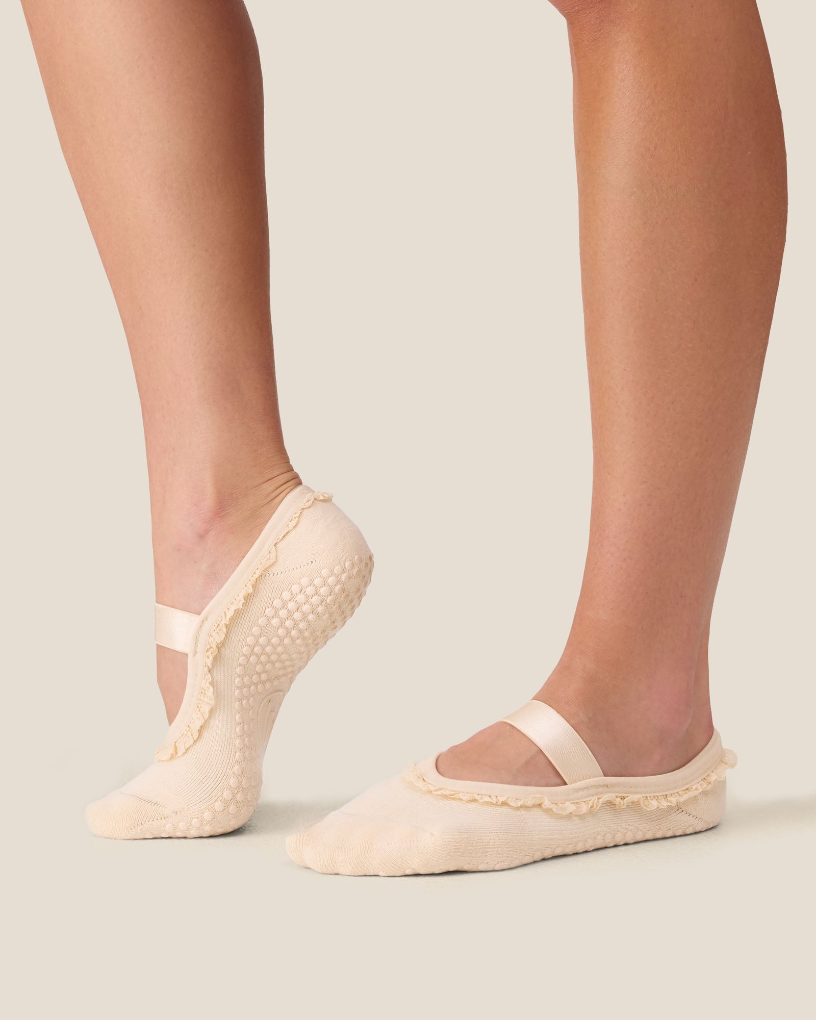 Ballet Grip Socks - Lace Trim Oat