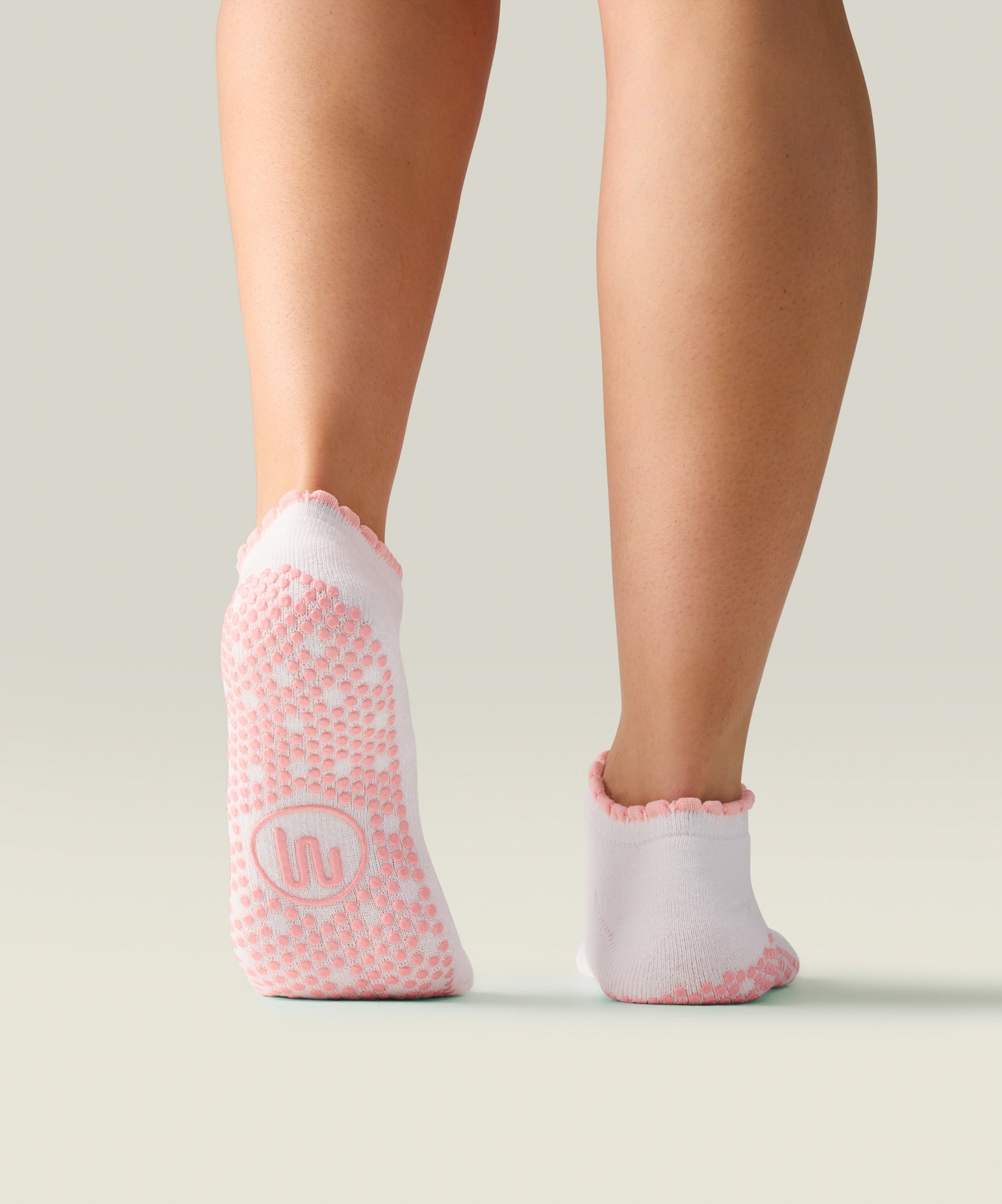 Classic Low Rise Grip Socks - Ivory Pink Frill