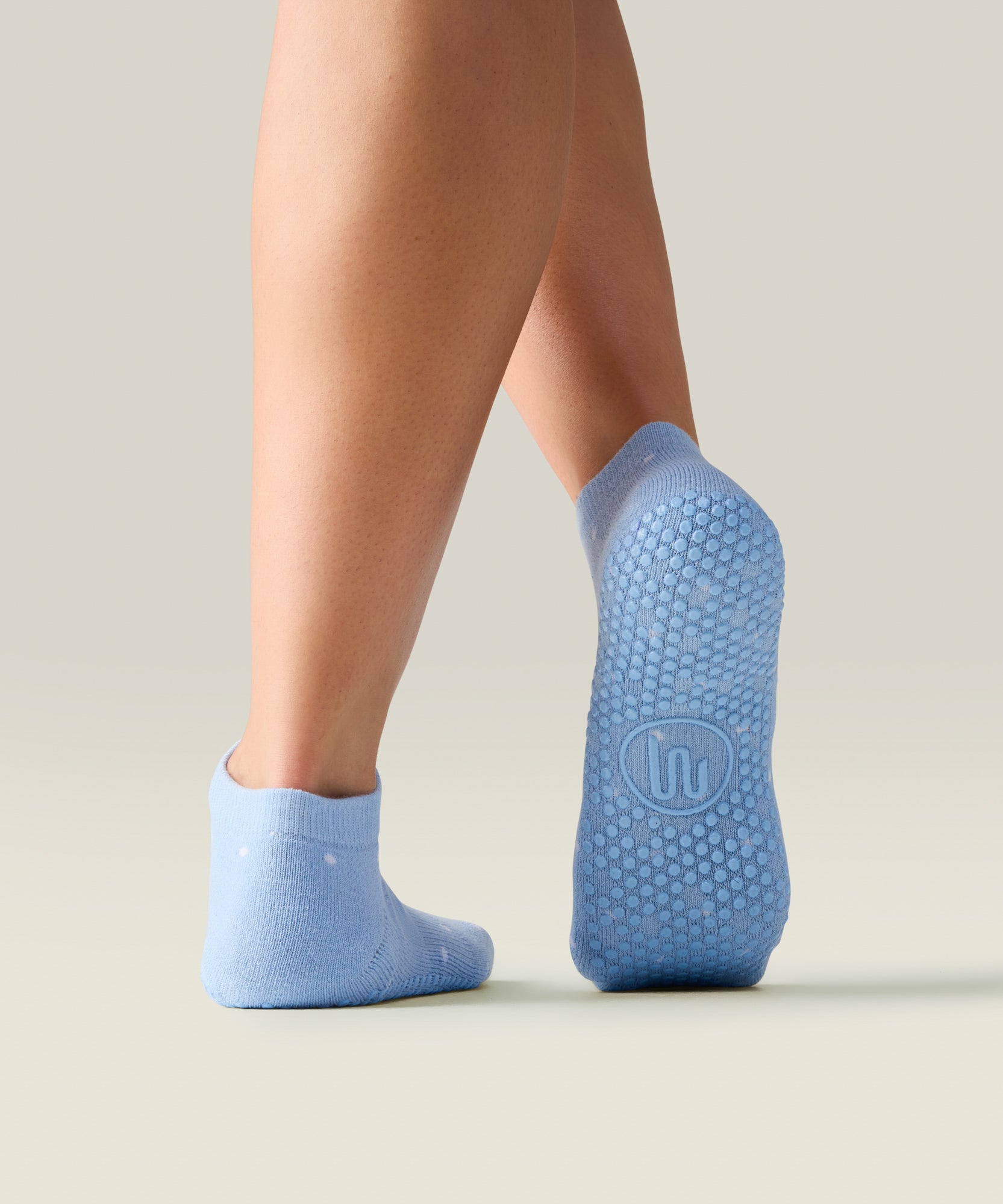 Classic Low Rise Grip Socks - Blue Polka Dots