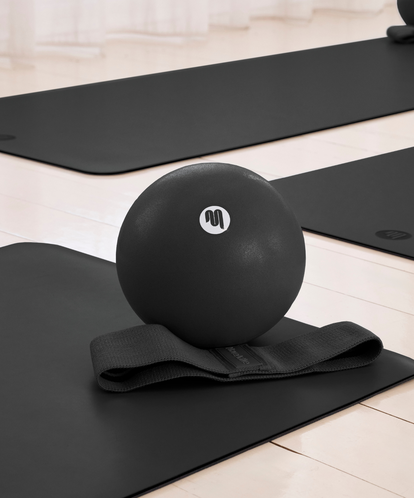 20-22cm Pilates Ball - Black