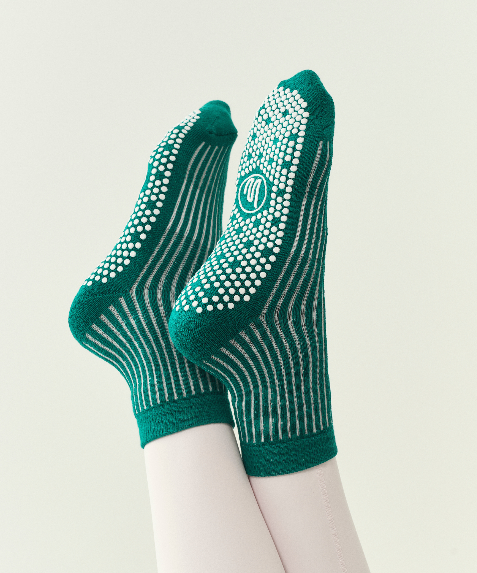 Quarter Crew Non Slip Grip Socks - Ribbed Emerald